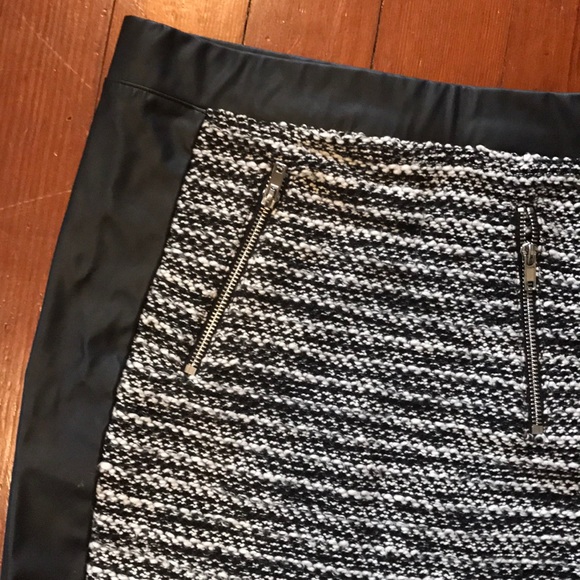 Pencil skirt - Picture 2 of 3